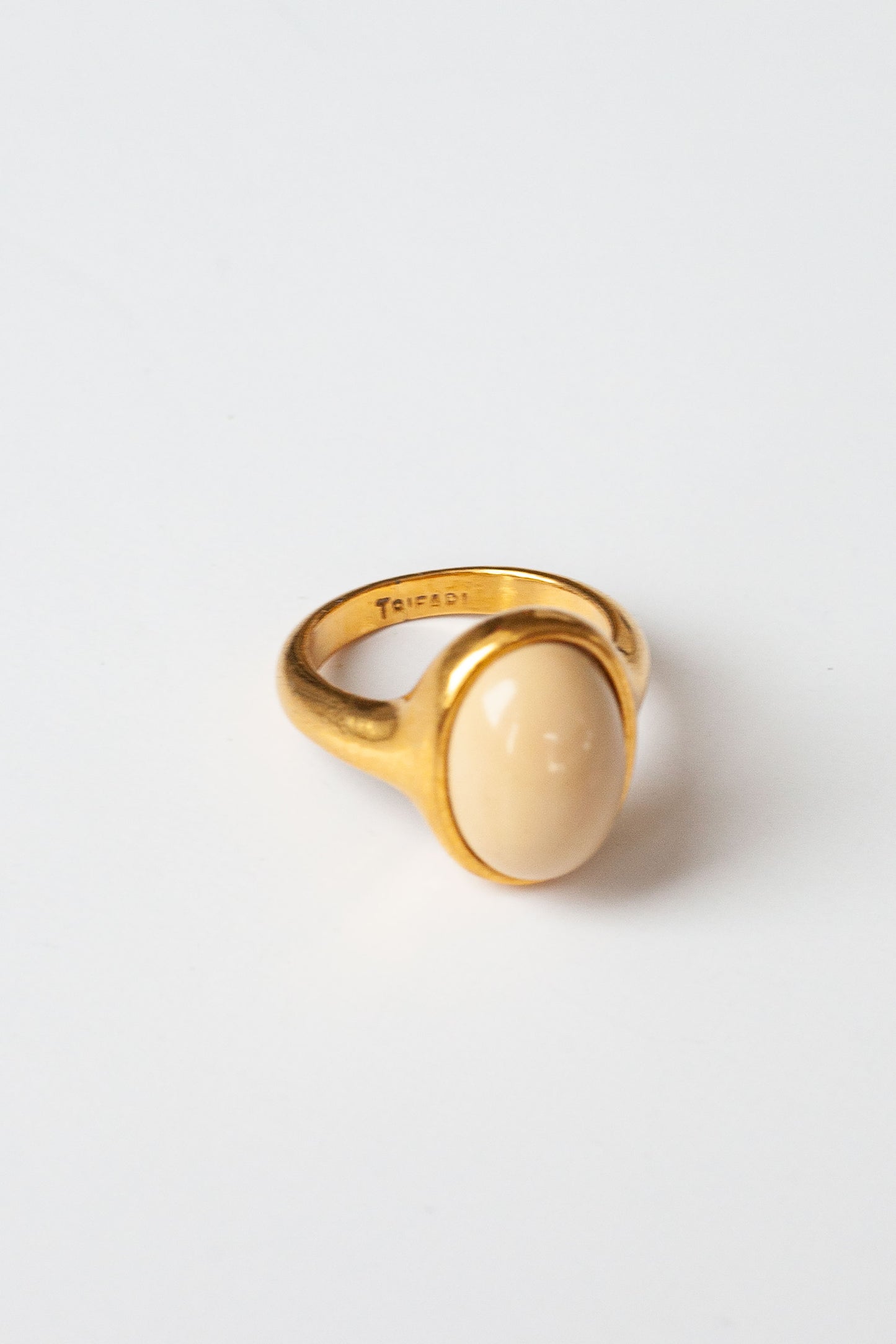 Vintage Cream Lucite Ring