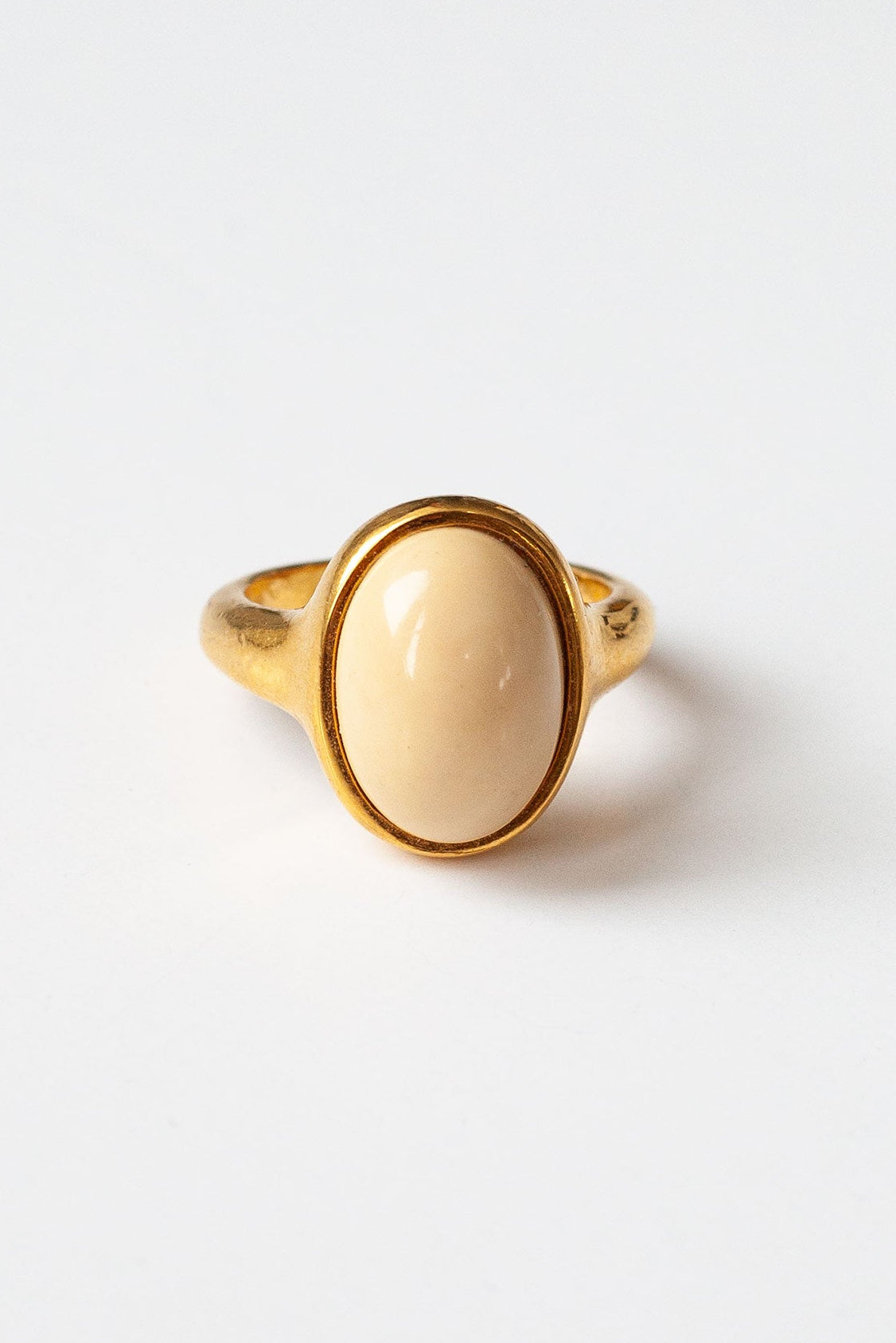 Vintage Cream Lucite Ring