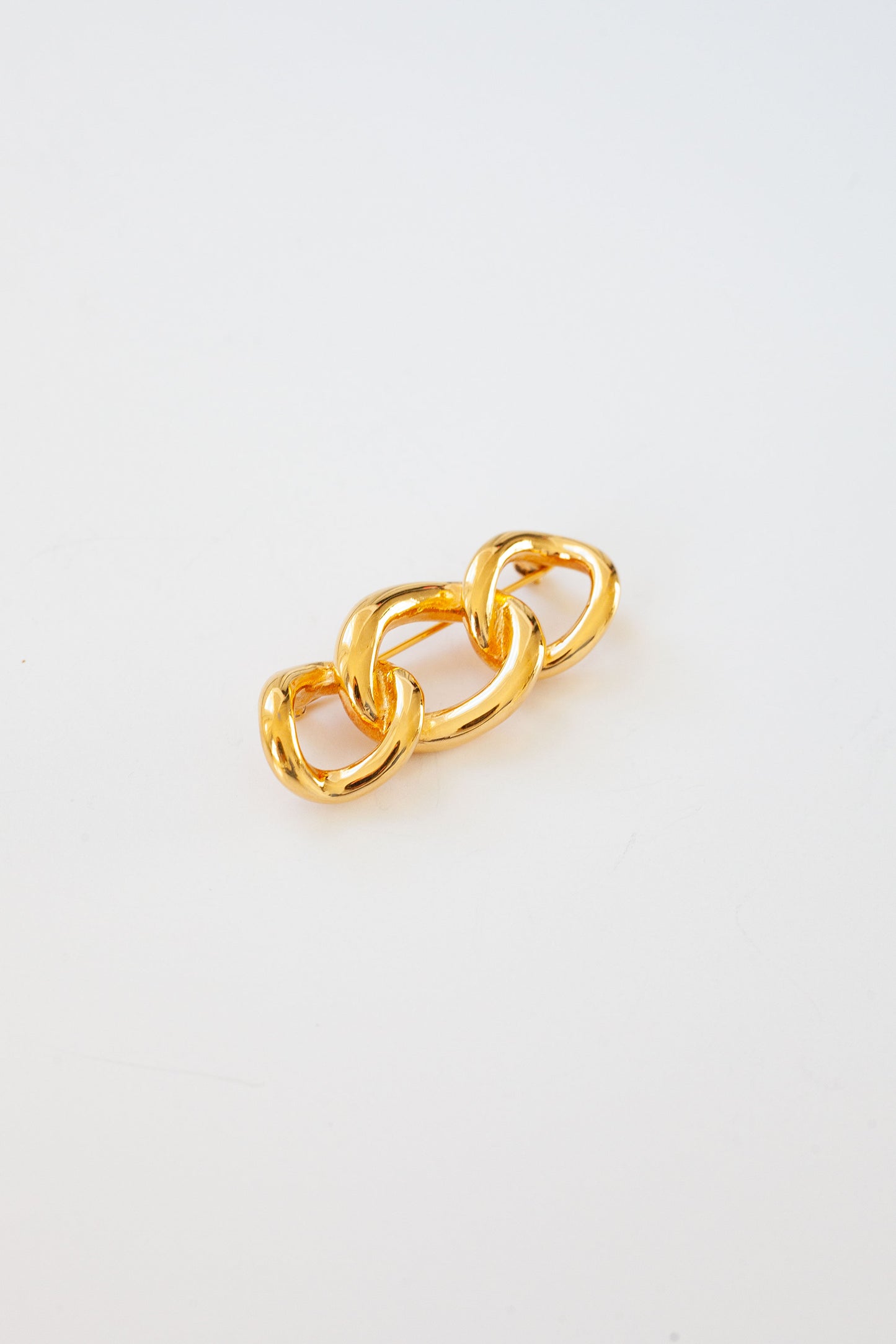 Vintage Designer Interlocking Loop Brooch