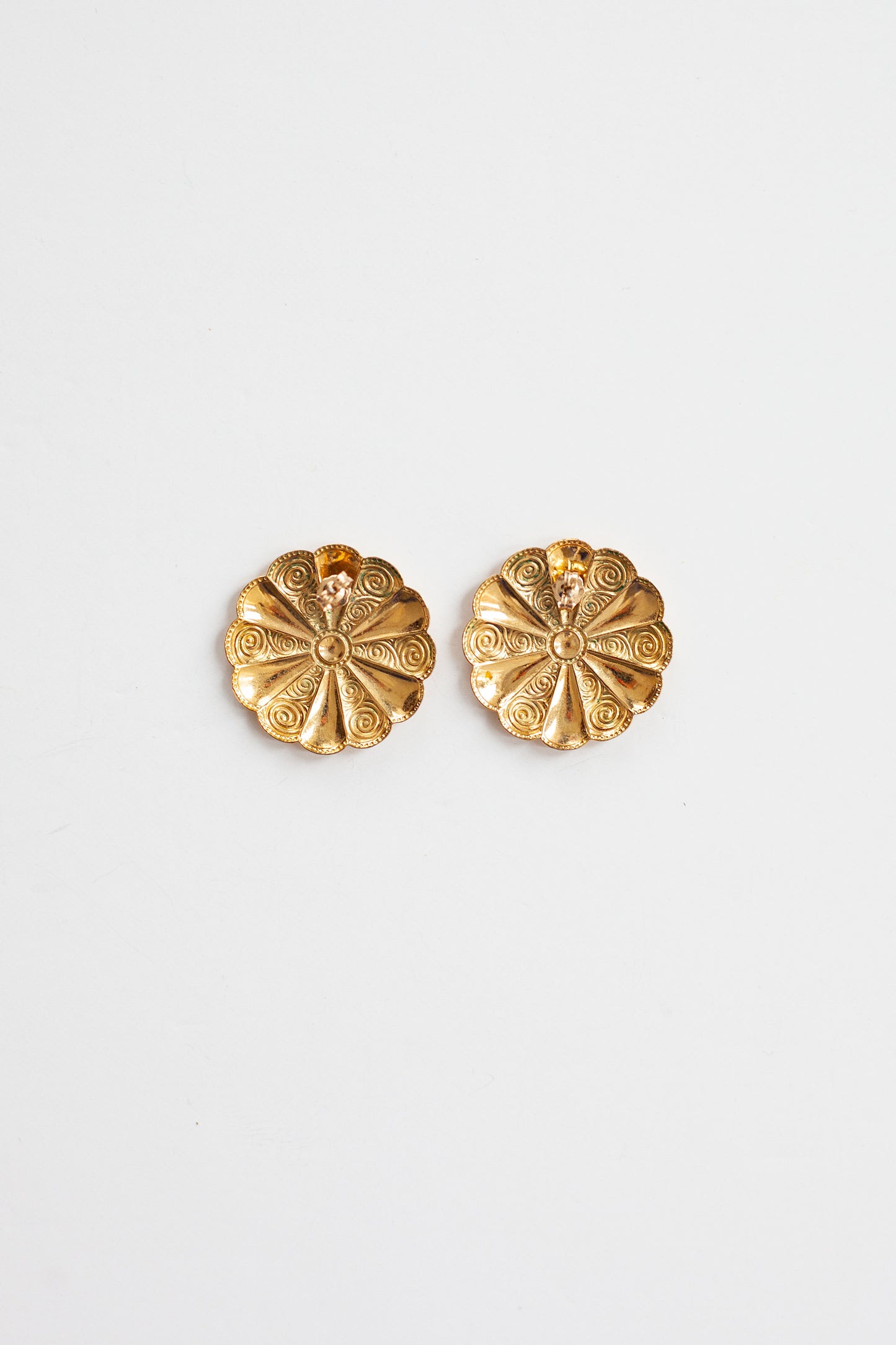 Vintage Lightweight Floral Swirl Earrings