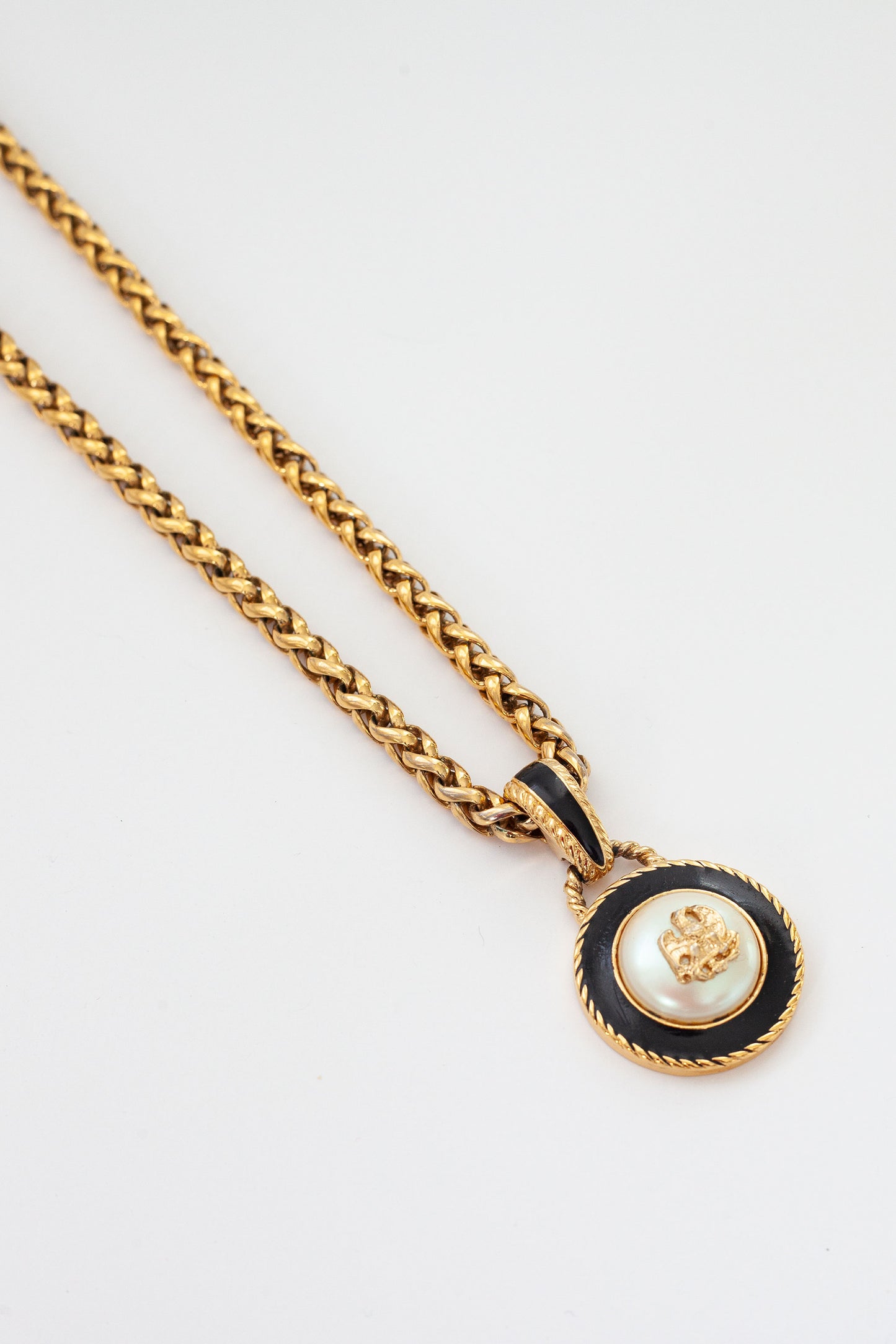 Vintage Pearl Pendant Necklace