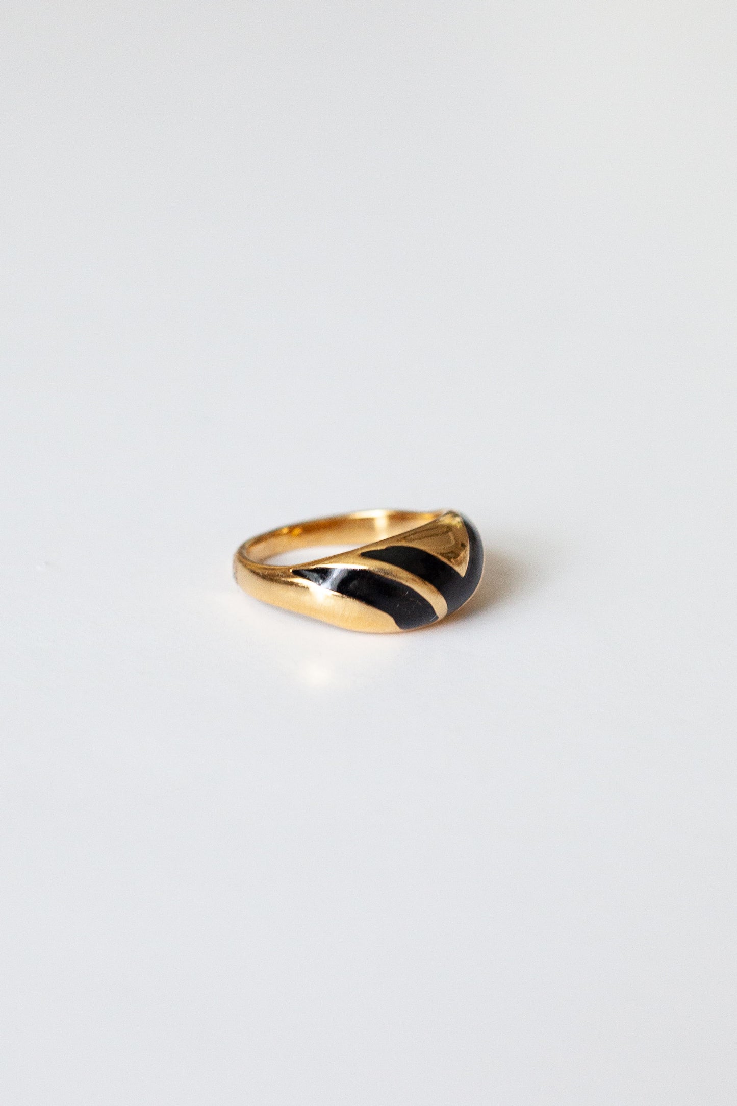 Vintage Black and Gold Ring