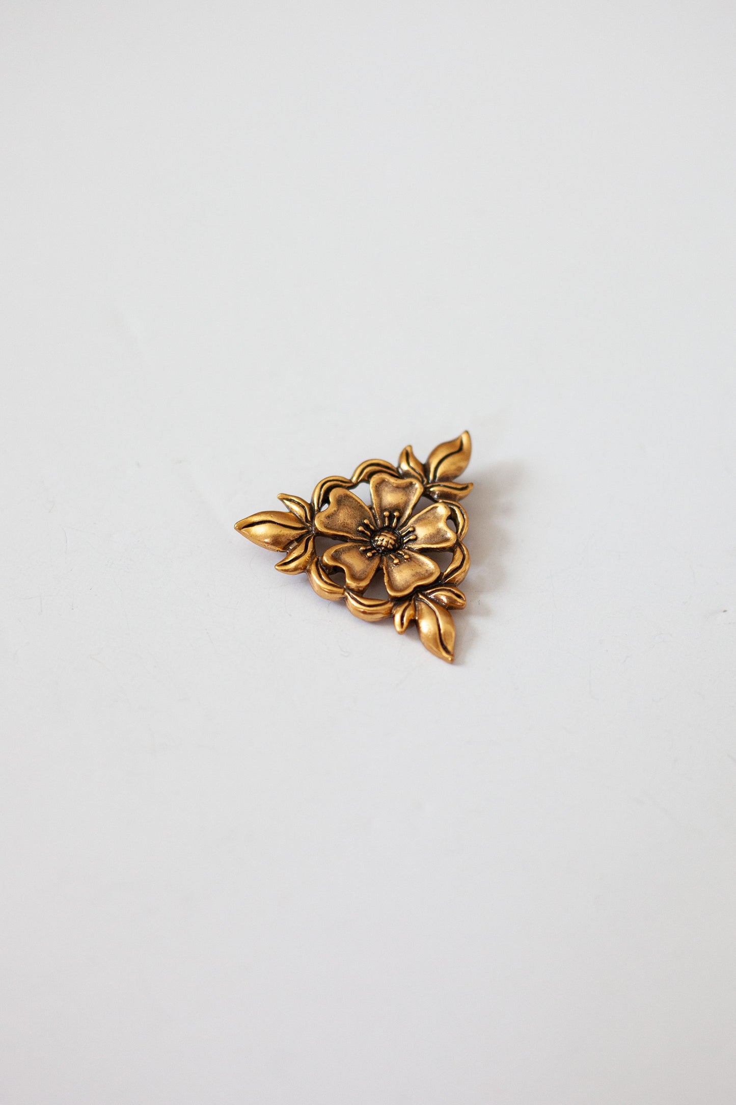 Vintage Flower Crest Brooch