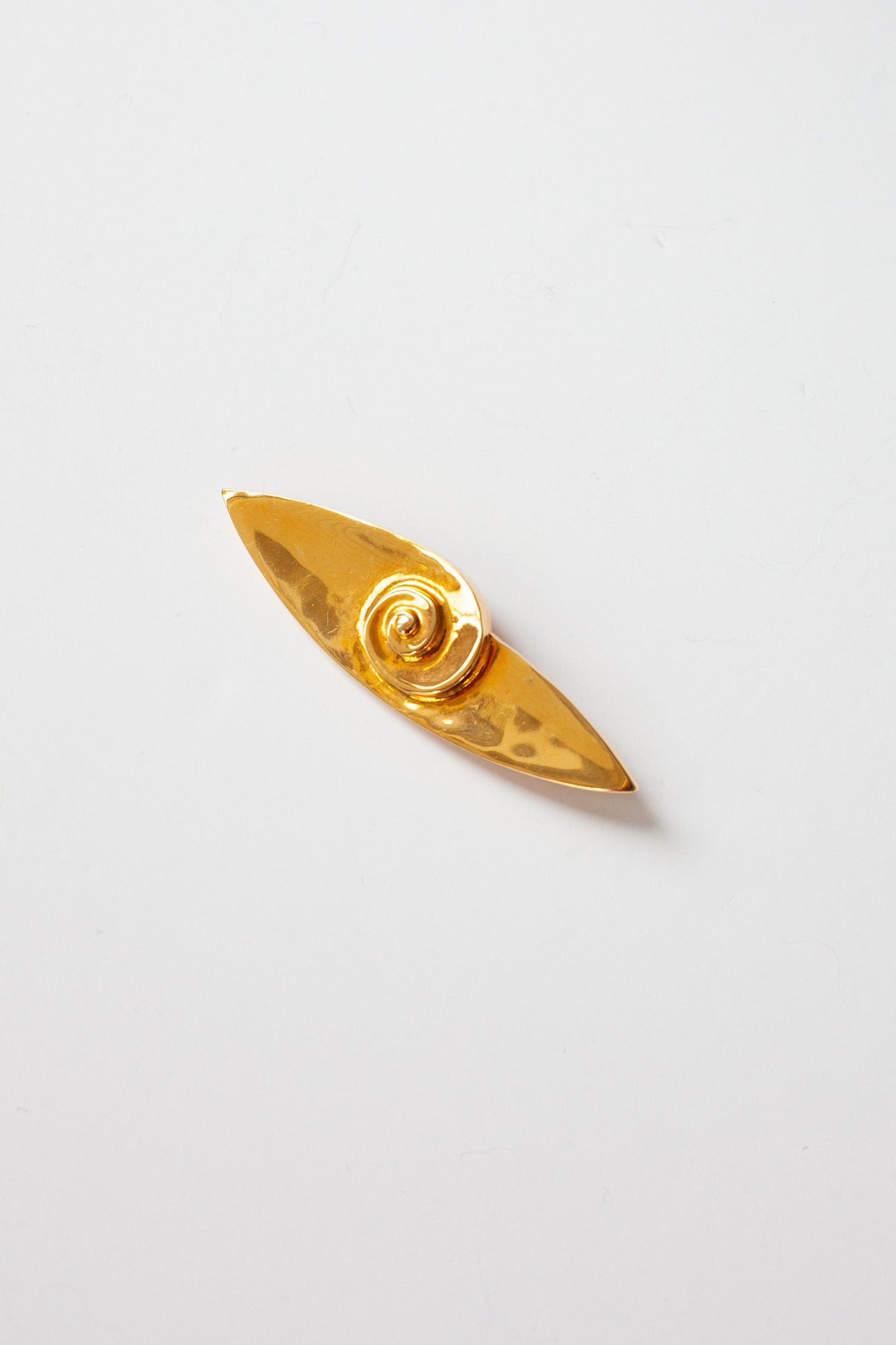 Vintage Gold Shell Brooch